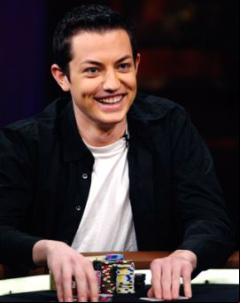 Tom 'durrrr' Dwan: netto chipleader del 'suo' torneo
